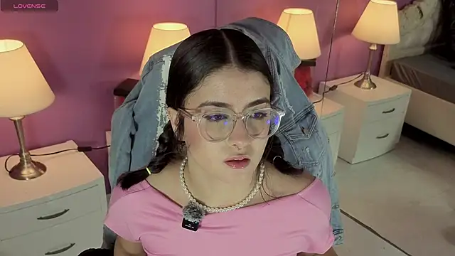 LiLLiAnderson online show from 02/08/26, 12:30