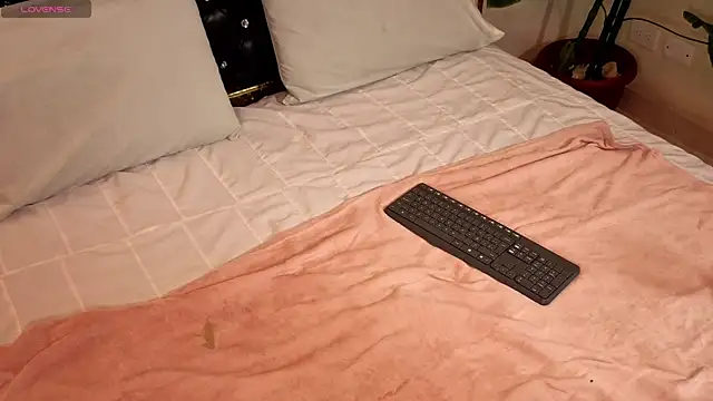 LiLLiAnderson online show from 04/11/26, 12:20