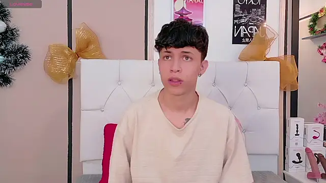 Snapshot of Axel__Evans chatting on 12/20/25, 12:12 Axel Evans online show from 12/20/25, 12:12