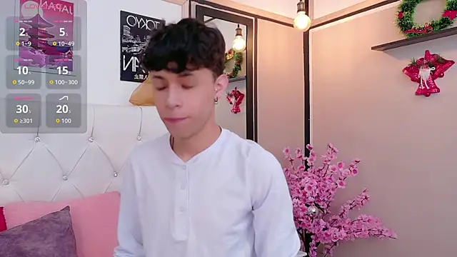 Snapshot of Axel__Evans chatting on 12/22/25, 01:08 Axel Evans online show from 12/22/25, 01:08