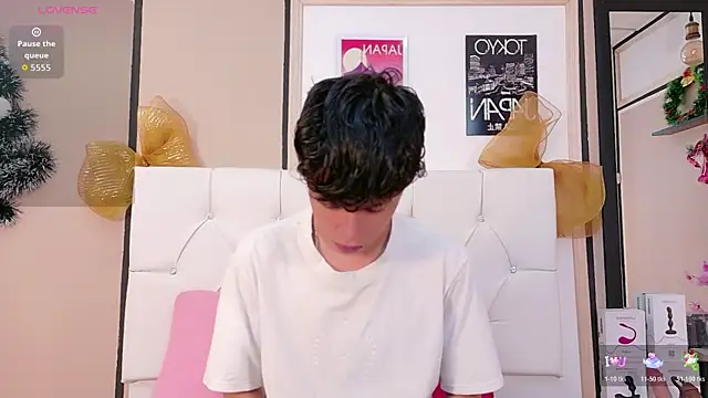 Snapshot of Axel__Evans chatting on 01/08/26, 12:07 Axel Evans online show from 01/08/26, 12:07