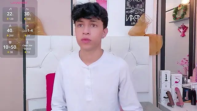 Snapshot of Axel__Evans chatting on 01/12/26, 01:49 Axel Evans online show from 01/12/26, 01:49