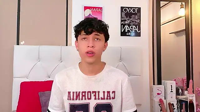 Snapshot of Axel__Evans chatting on 02/07/26, 12:42 Axel Evans online show from 02/07/26, 12:42