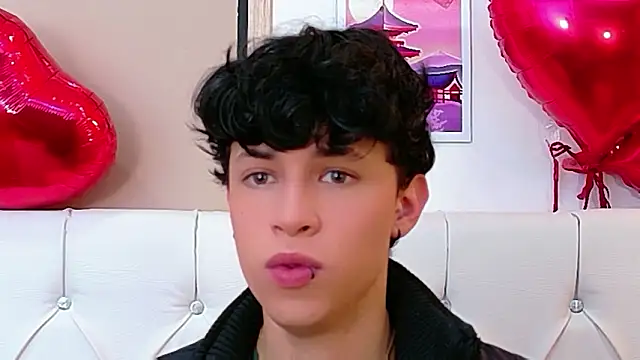 Snapshot of Axel__Evans chatting on 02/25/26, 01:21 Axel Evans online show from 02/25/26, 01:21