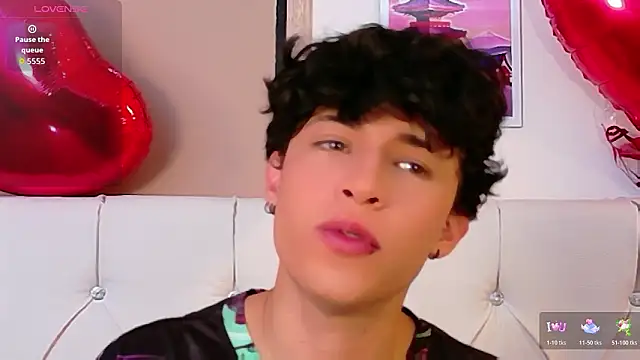 Snapshot of Axel__Evans chatting on 02/26/26, 01:10 Axel Evans online show from 02/26/26, 01:10