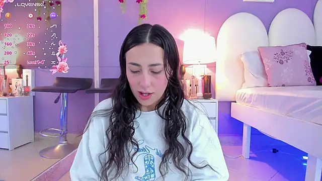 Snapshot of my_aleja_ chatting on 10/28/25, 12:52 my aleja online show from 10/28/25, 12:52