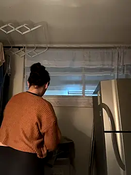 Snapshot of my_aleja_ chatting on 12/05/25, 02:09 my aleja online show from 12/05/25, 02:09