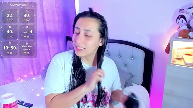 Snapshot of my_aleja_ chatting on 02/08/26, 01:14 my aleja online show from 02/08/26, 01:14