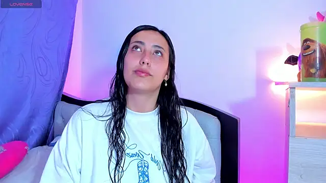 my aleja  online show from 04/05/26, 01:03