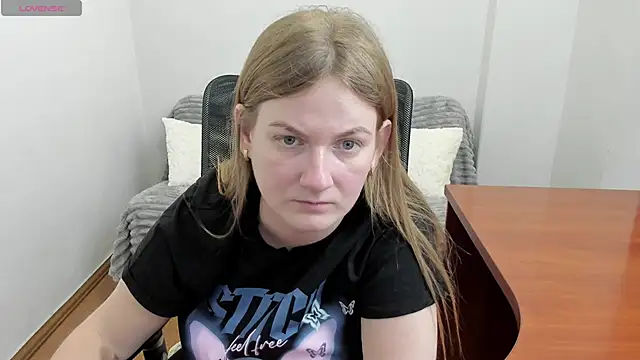 Snapshot of Alisha_Skyes chatting on 12/02/25, 04:24 Alisha Skyes online show from 12/02/25, 04:24