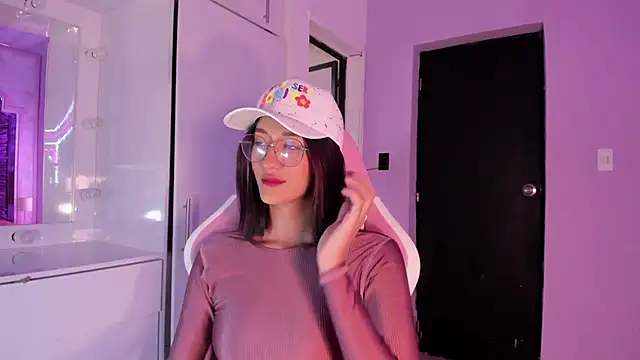 daphne courtis online show from 11/10/25, 03:05