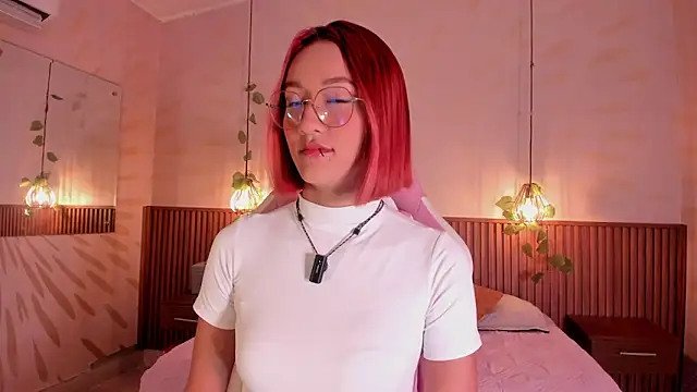 daphne courtis online show from 03/13/26, 03:13