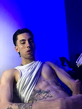 Snapshot of redmen69 chatting on 09/18/25, 02:57 redmen69 online show from 09/18/25, 02:57