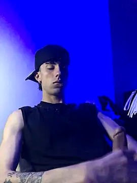 Snapshot of redmen69 chatting on 09/20/25, 04:46 redmen69 online show from 09/20/25, 04:46