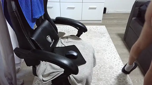 Milo9210 online show from 04/28/26, 05:23