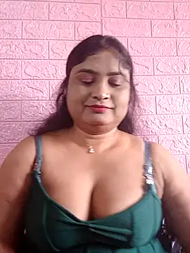 Snapshot of hornyriyanka chatting on 10/07/25, 02:31 hornyriyanka online show from 10/07/25, 02:31