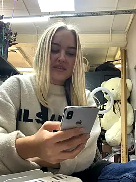 CandyVice online show from 10/16/25, 04:52