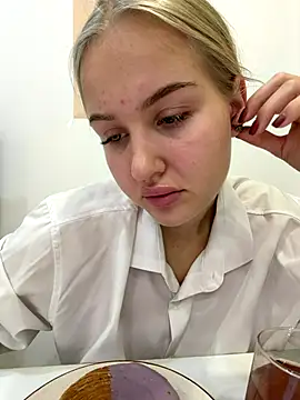 CandyVice online show from 11/11/25, 05:13