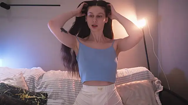 milanabaileys  online show from 11/29/25, 11:24