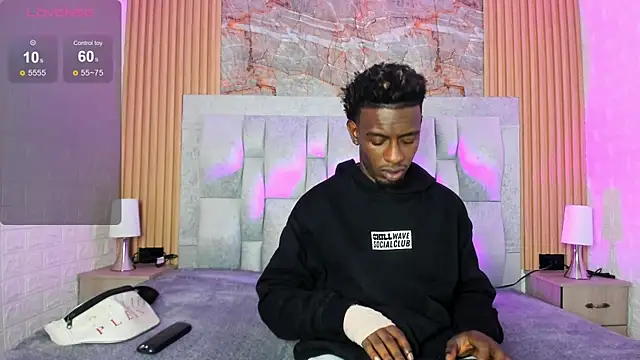 Snapshot of pipedark_ chatting on 09/27/25, 03:22 pipedark online show from 09/27/25, 03:22