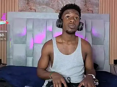 Snapshot of pipedark_ chatting on 10/04/25, 03:37 pipedark online show from 10/04/25, 03:37