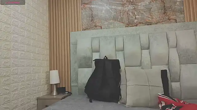 Snapshot of pipedark_ chatting on 10/10/25, 02:21 pipedark online show from 10/10/25, 02:21