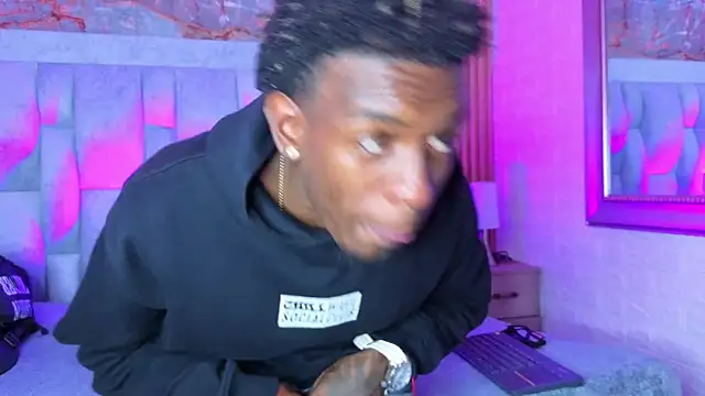 Snapshot of pipedark_ chatting on 10/11/25, 03:17 pipedark online show from 10/11/25, 03:17