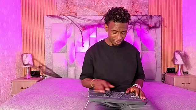 Snapshot of pipedark_ chatting on 10/15/25, 03:39 pipedark online show from 10/15/25, 03:39