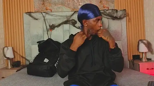 Snapshot of pipedark_ chatting on 10/17/25, 03:42 pipedark online show from 10/17/25, 03:42