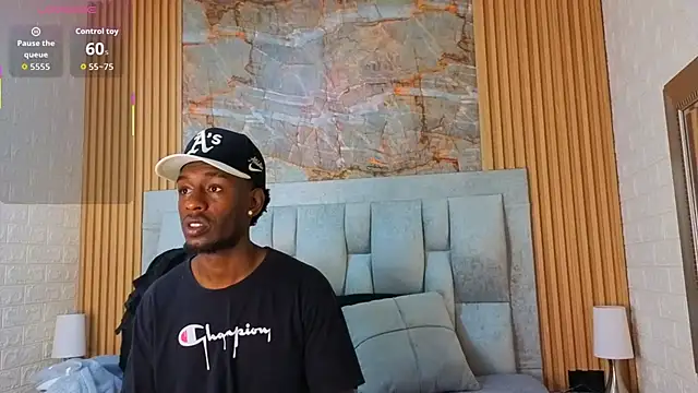 Snapshot of pipedark_ chatting on 11/15/25, 03:04 pipedark online show from 11/15/25, 03:04