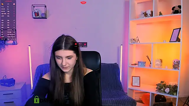 lissa night online show from 11/10/25, 01:43