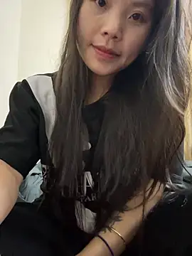 Snapshot of Bella_7777 chatting on 05/03/26, 01:28 Bella 7777 online show from 05/03/26, 01:28