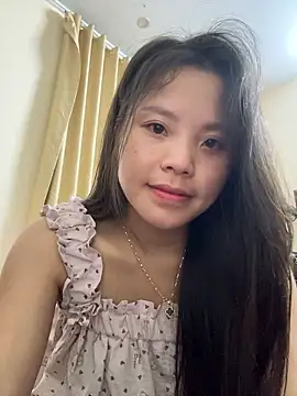 Snapshot of Bella_7777 chatting on 05/12/26, 03:42 Bella 7777 online show from 05/12/26, 03:42