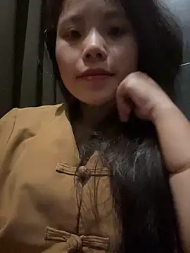 Snapshot of Bella_7777 chatting on 05/19/26, 11:49 Bella 7777 online show from 05/19/26, 11:49
