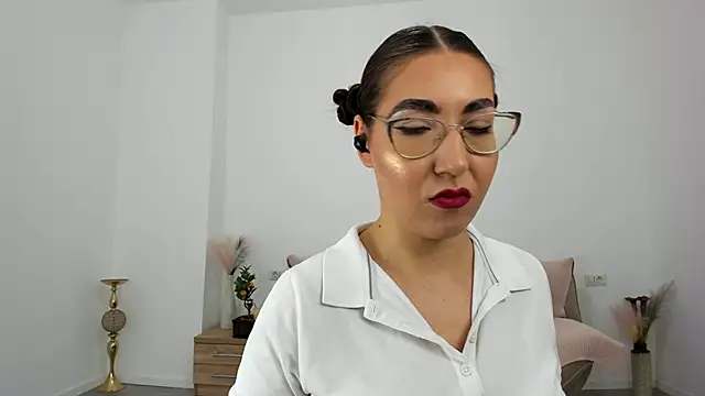 Snapshot of Kylie_Kathy chatting on 09/23/25, 06:11 Kylie Kathy online show from 09/23/25, 06:11