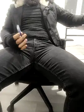 Snapshot of Yaman_33 chatting on 01/08/26, 01:24 Yaman 33 online show from 01/08/26, 01:24