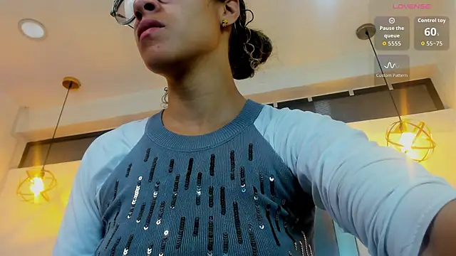 Hanna Cornee  online show from 09/24/25, 01:25