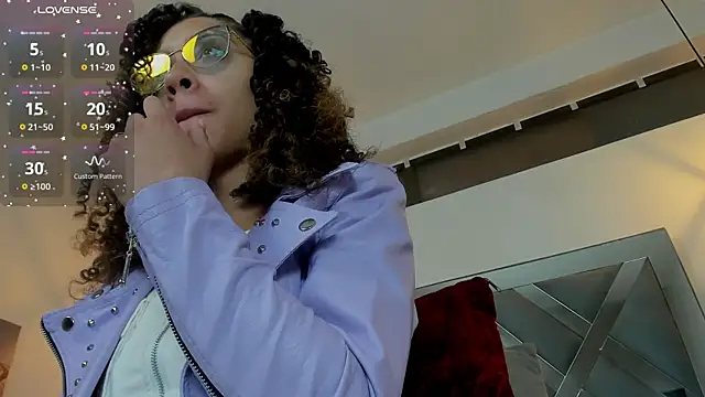 Hanna Cornee  online show from 12/05/25, 12:14