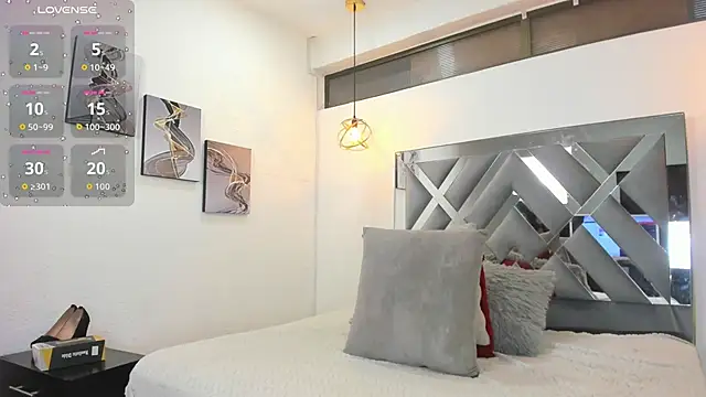 Snapshot of Hanna_Cornee_ chatting on 01/13/26, 11:59 Hanna Cornee online show from 01/13/26, 11:59