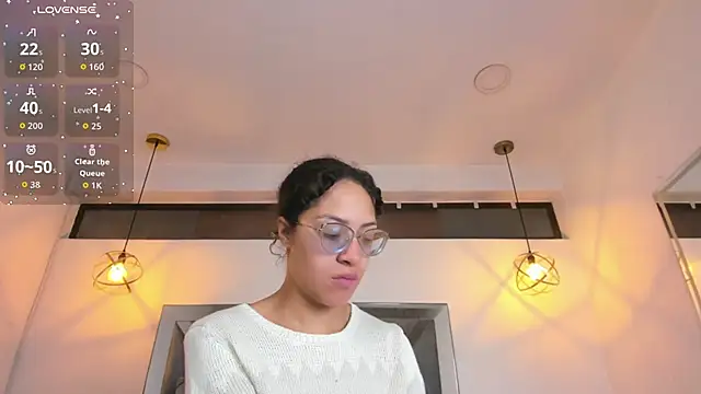 Snapshot of Hanna_Cornee_ chatting on 01/15/26, 12:43 Hanna Cornee online show from 01/15/26, 12:43