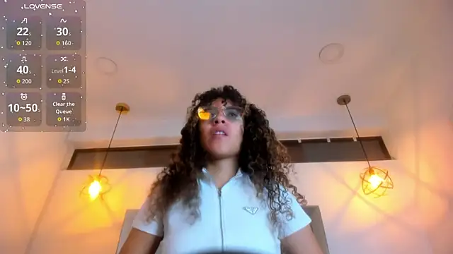 Snapshot of Hanna_Cornee_ chatting on 02/18/26, 01:40 Hanna Cornee online show from 02/18/26, 01:40