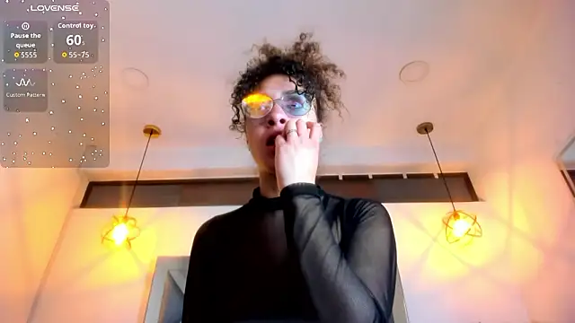 Snapshot of Hanna_Cornee_ chatting on 02/21/26, 01:23 Hanna Cornee online show from 02/21/26, 01:23