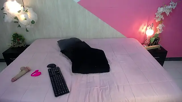 sophia brunette  online show from 11/27/25, 11:23