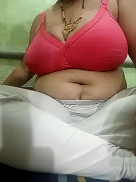 Snapshot of chocobbsneha567 chatting on 12/14/25, 09:47 chocobbsneha567 online show from 12/14/25, 09:47