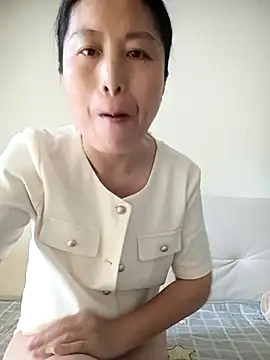 chengcheng12 online show from 09/30/25, 12:48