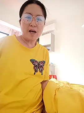 chengcheng12 online show from 10/23/25, 01:16