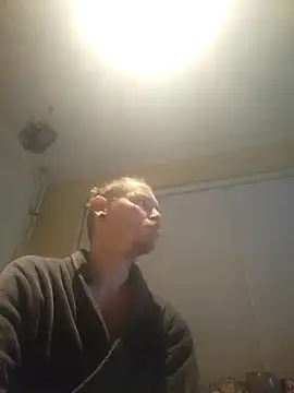 Snapshot of piercingpik chatting on 02/07/26, 12:14 piercingpik online show from 02/07/26, 12:14