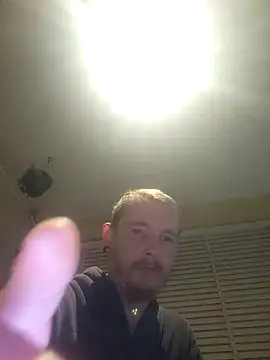 Snapshot of piercingpik chatting on 02/25/26, 02:54 piercingpik online show from 02/25/26, 02:54