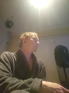 piercingpik online show from 04/20/26, 08:10