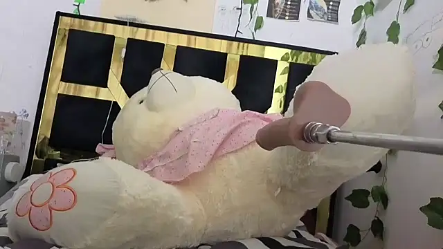 lucywhite13 online show from 01/14/26, 10:58